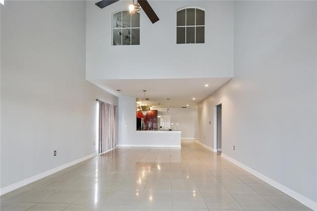 Building Photo - 1057 Marina Dr