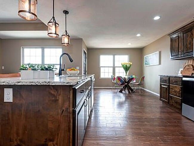 Building Photo - Luxury, Location, and Convenience.