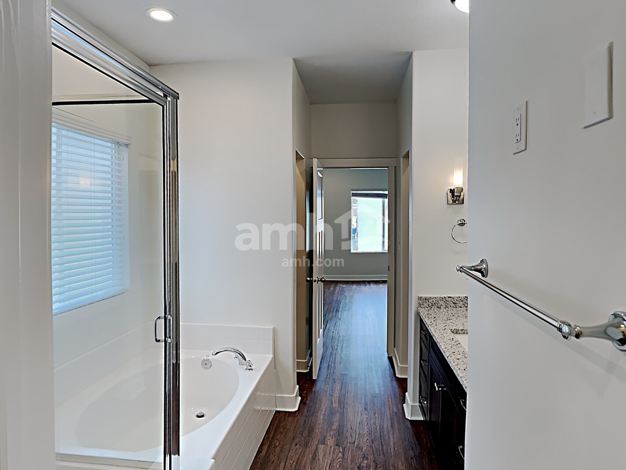 Building Photo - 602 Koins Way