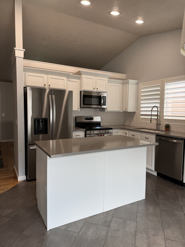 Building Photo - 4931 W Berry Creek Dr