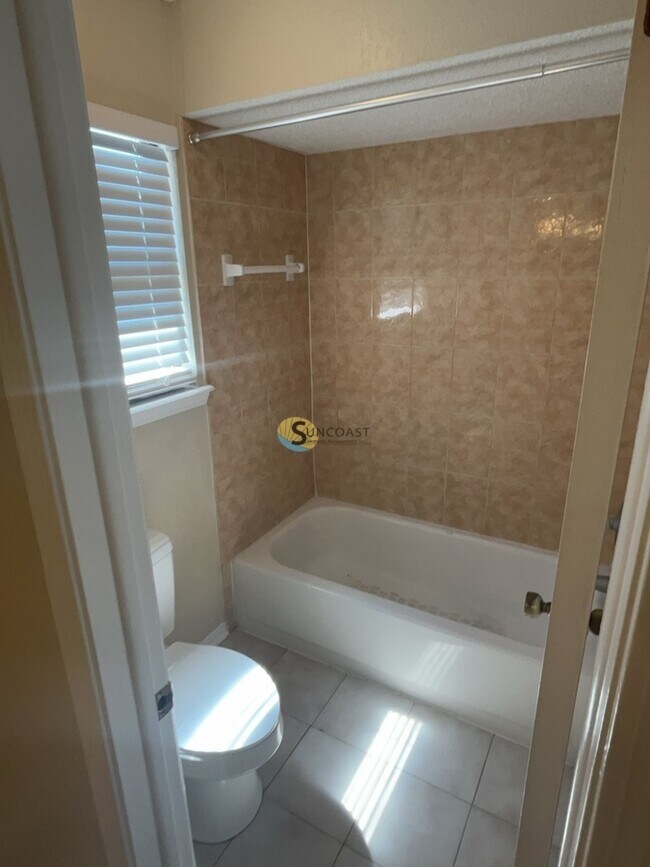 Building Photo - 8702 Bandera Cir S