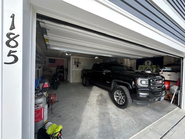 Building Photo - 185 Plantation Dr