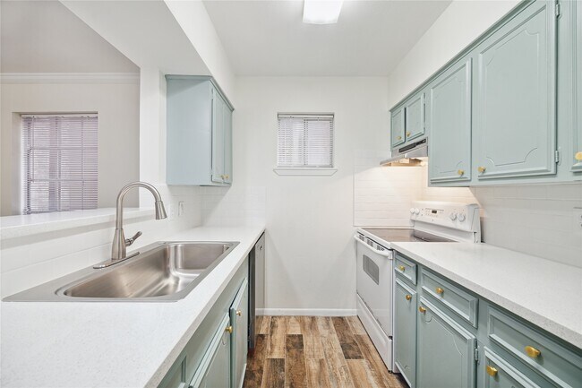 Building Photo - 513 Ridge St