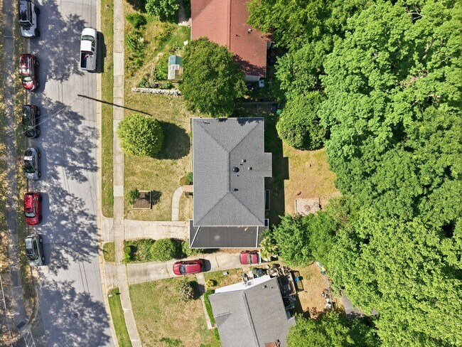 Building Photo - Fully Renovated 3 Bed / 2 Bath Ranch Near Downtown Raleigh & the Greenway!
