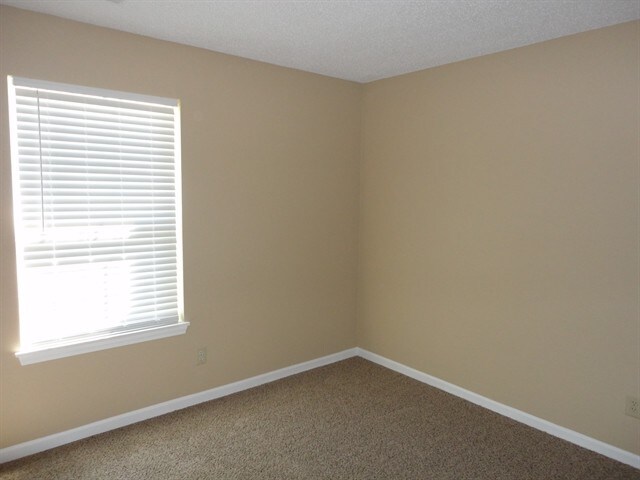 Building Photo - 8018 Bitternut Dr