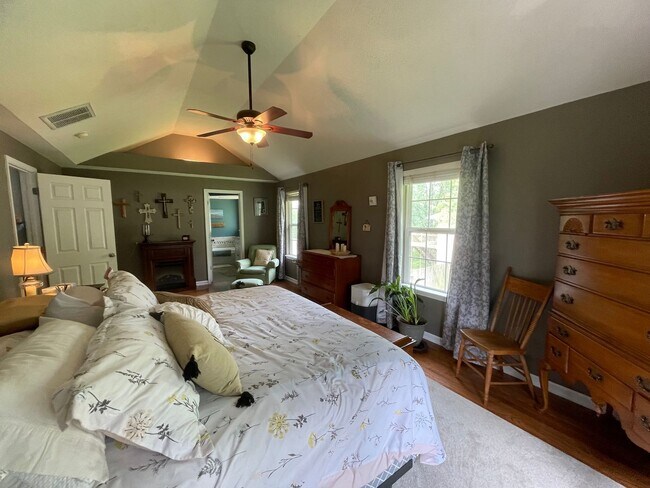 Building Photo - PRE-LEASING - Fully Furnished 6mo Short Term Rental in Ozark