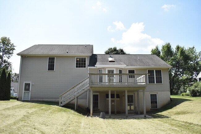 Building Photo - A Great South Stafford Location!