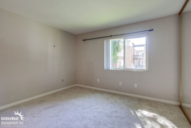 Building Photo - Stylish 2Bdm 1Ba Condo in the Waterbridge ...