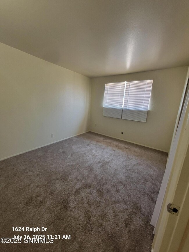 Building Photo - 1624 Ralph Dr