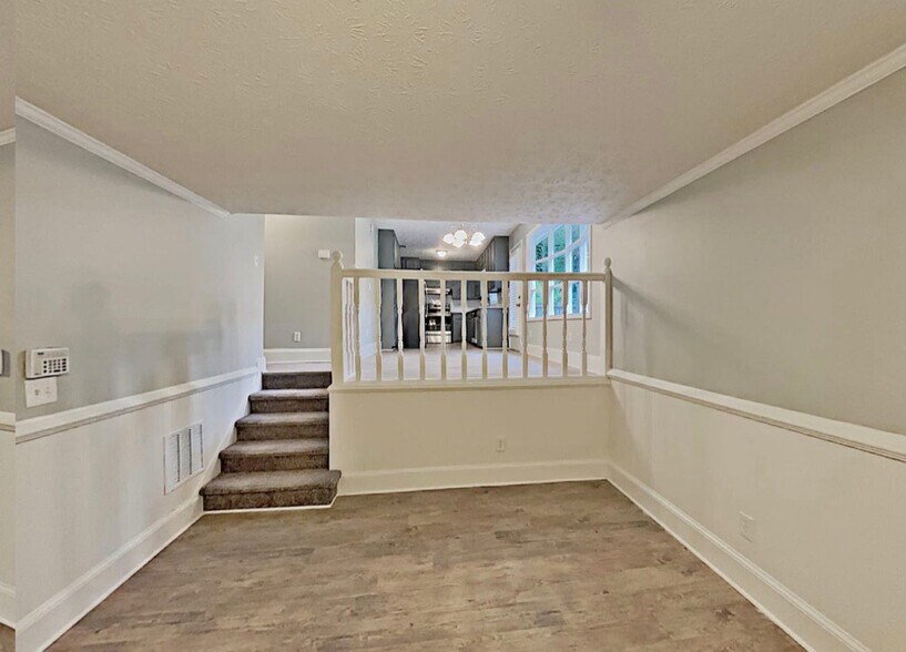 Building Photo - 17231 Greentree Dr