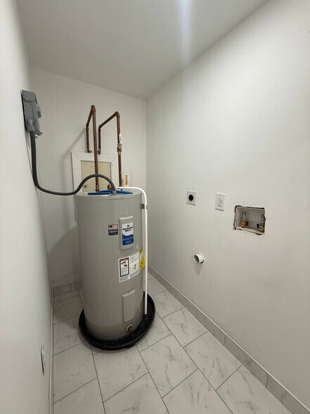 Building Photo - 1110 S 54th St