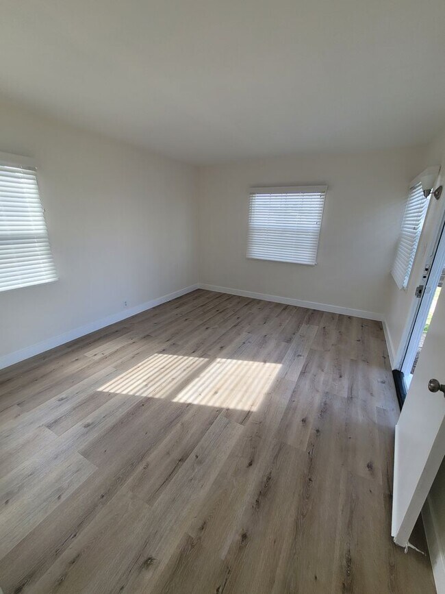 Building Photo - 2650-2652 Carson-GB (DMM1145)