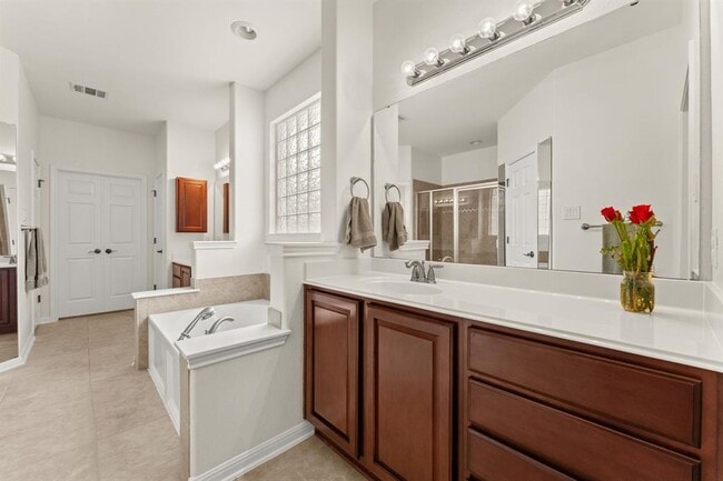 Building Photo - 2600 Lost Mine Tr