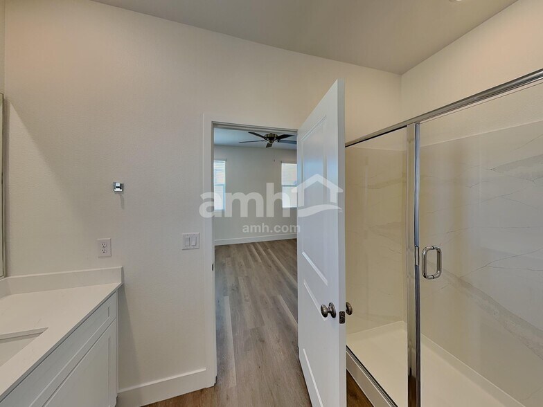 Building Photo - 677 Crimson Flare Ct