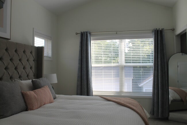 Building Photo - 1889 W 54th St