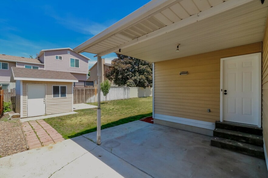 Building Photo - 1179 E 2350 N