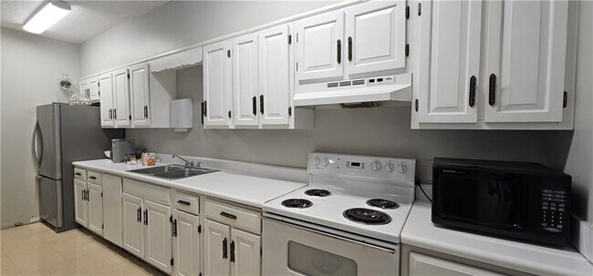 Building Photo - 2965 Pharr Ct S Northwest