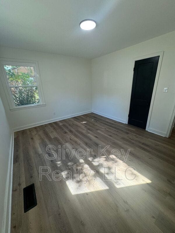 Building Photo - 1214 Jones St