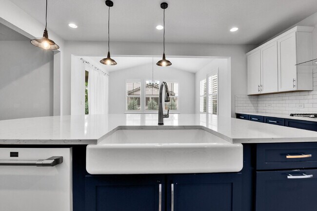 Building Photo - $4,850 - Spacious 5-Bed, 3.5 bath Home wit...