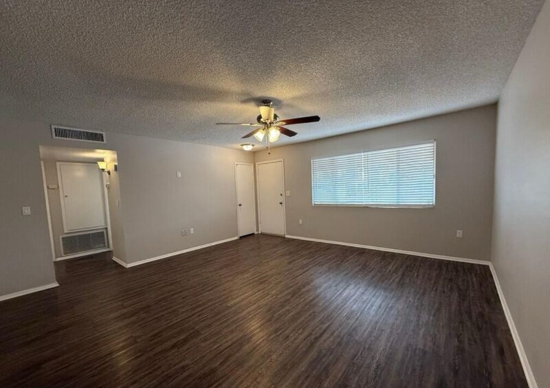 Building Photo - 11189 W Cameo Dr