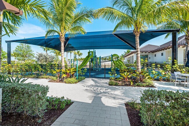 Building Photo - 9256 Crestview Cir