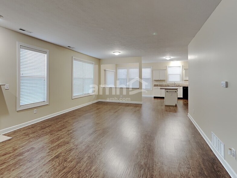 Building Photo - 5915 Cabot Dr