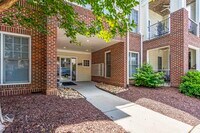 Building Photo - 801 Moratuck Dr