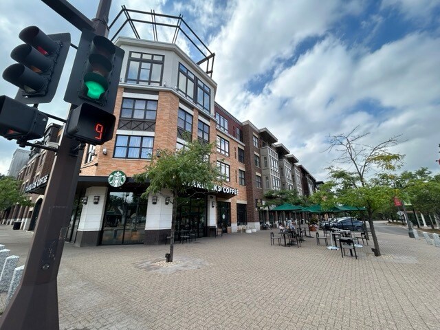 Building Photo - 4820 Park Commons Dr