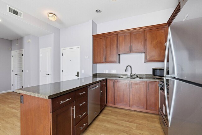 Building Photo - Availabe Now!