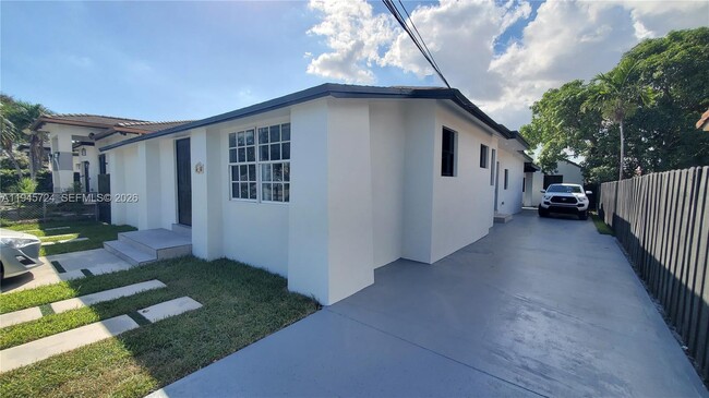 Building Photo - 40 SW 34th Ave