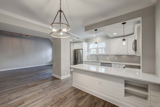 Building Photo - 1129 W Main St