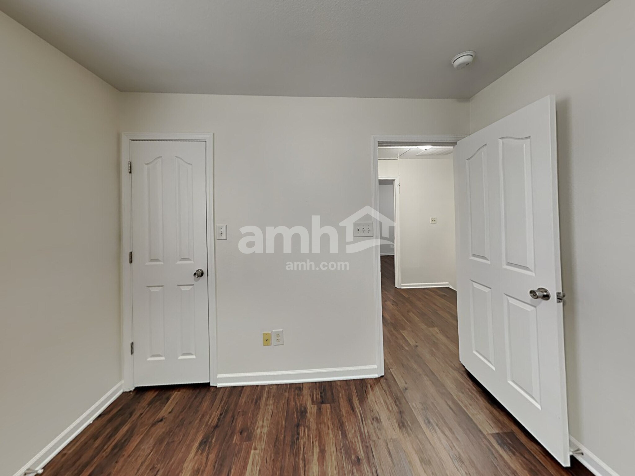 Building Photo - 2604 Oasis Ln