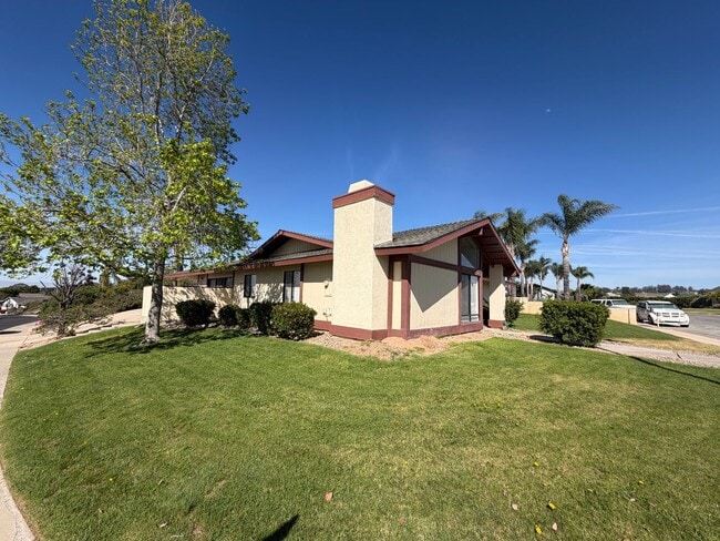 Building Photo - 1601 Tiffany Park Ct