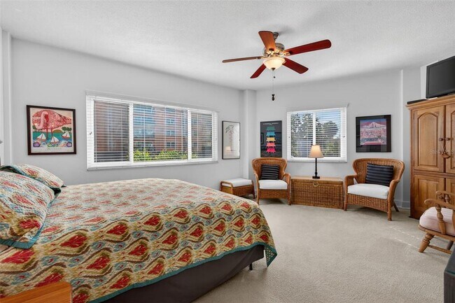 Building Photo - 1200 N Shore Dr NE