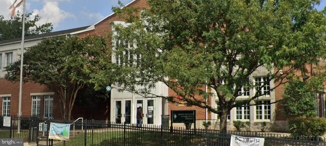 Building Photo - 421 Longfellow St NW