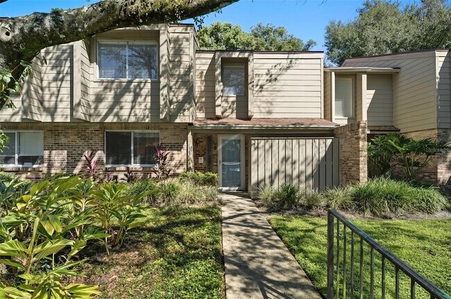 Building Photo - 525 Oak Haven Dr