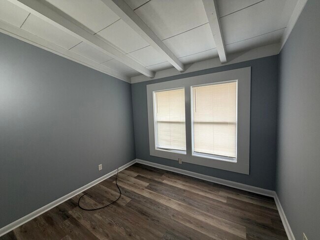 Building Photo - 1582 Bluebird Ln