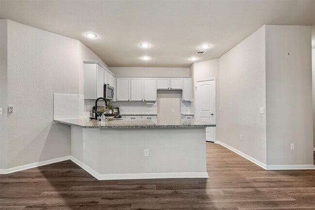 Building Photo - 505 Blue Sage Dr