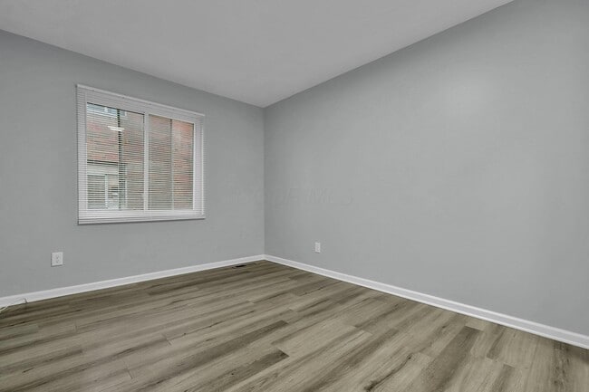 Building Photo - 162 S Powell Ave