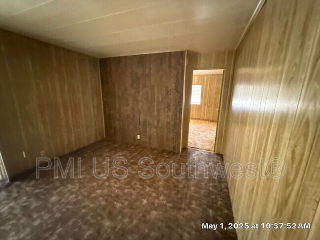 Building Photo - 818 Church St