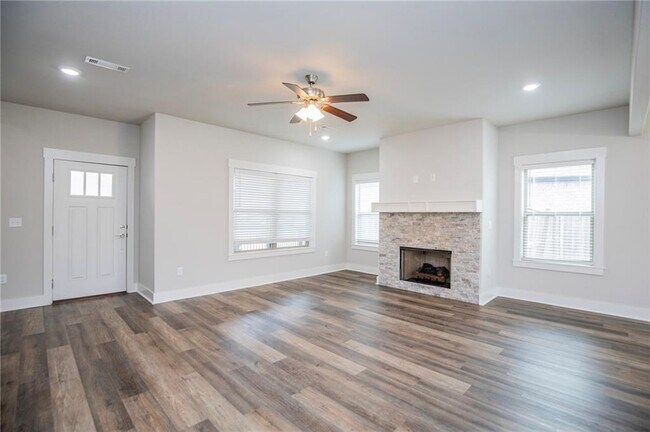 Building Photo - 437 Ramsey St