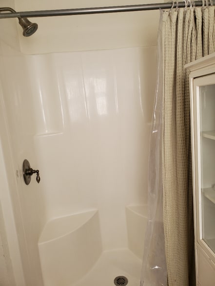 Building Photo - 556 E Yancey St