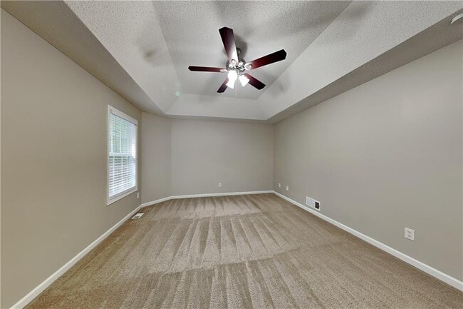 Building Photo - 132 Hickory View Ln