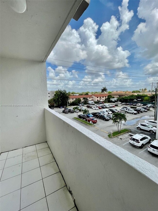 Building Photo - 6060 W 21st Ct