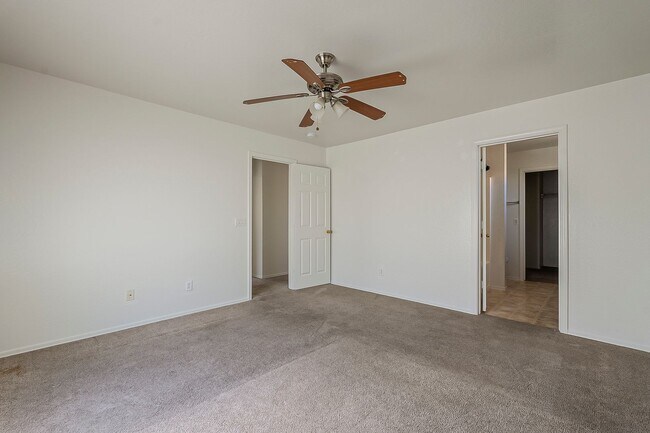 Building Photo - 4 Bedroom home for rent