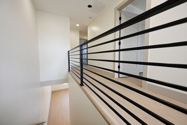 Building Photo - 178 Brushwood Dr