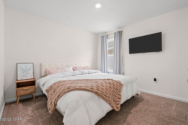 Building Photo - 6587 Kettles St