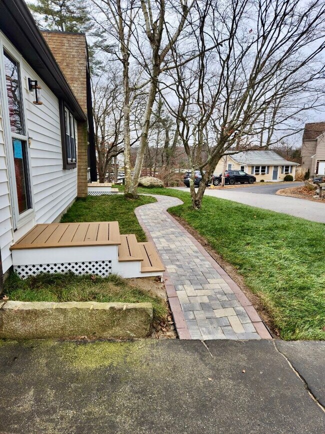 Building Photo - 2 A Cedar Drive-SI ID1380185P