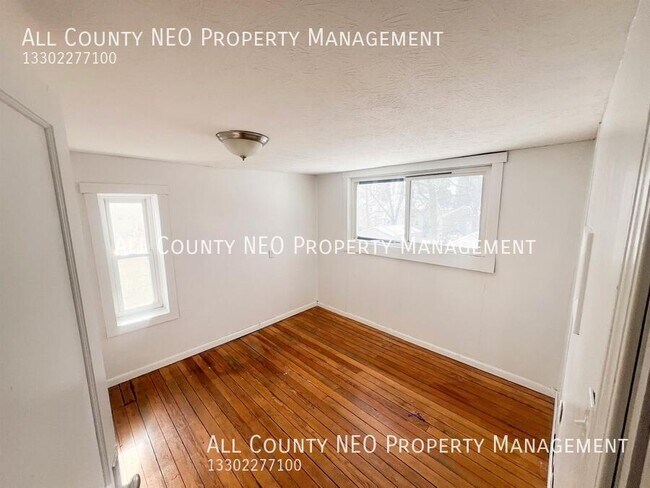 Building Photo - 1180 Murray Ave