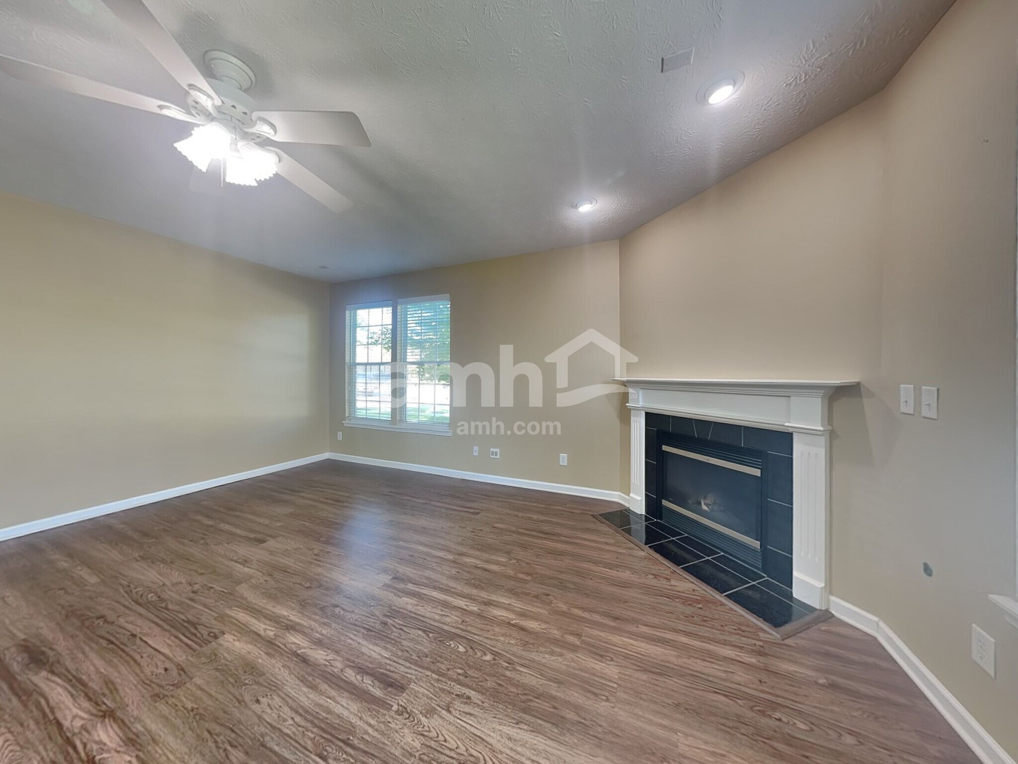 Building Photo - 5940 W Nautica Blvd